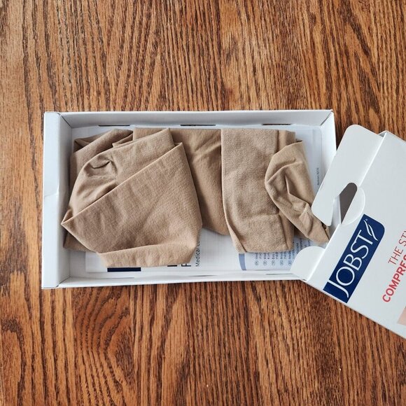 JOBST Ultrasheer Compression Stockings Womens Large 15-20mmHg Natural Knee High - Picture 3 of 3